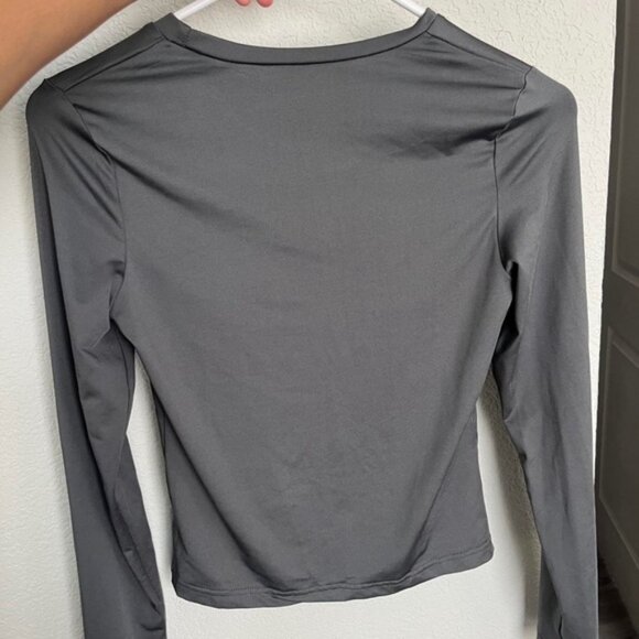 Gray Long Sleeve Women's Top - Picture 2 of 2